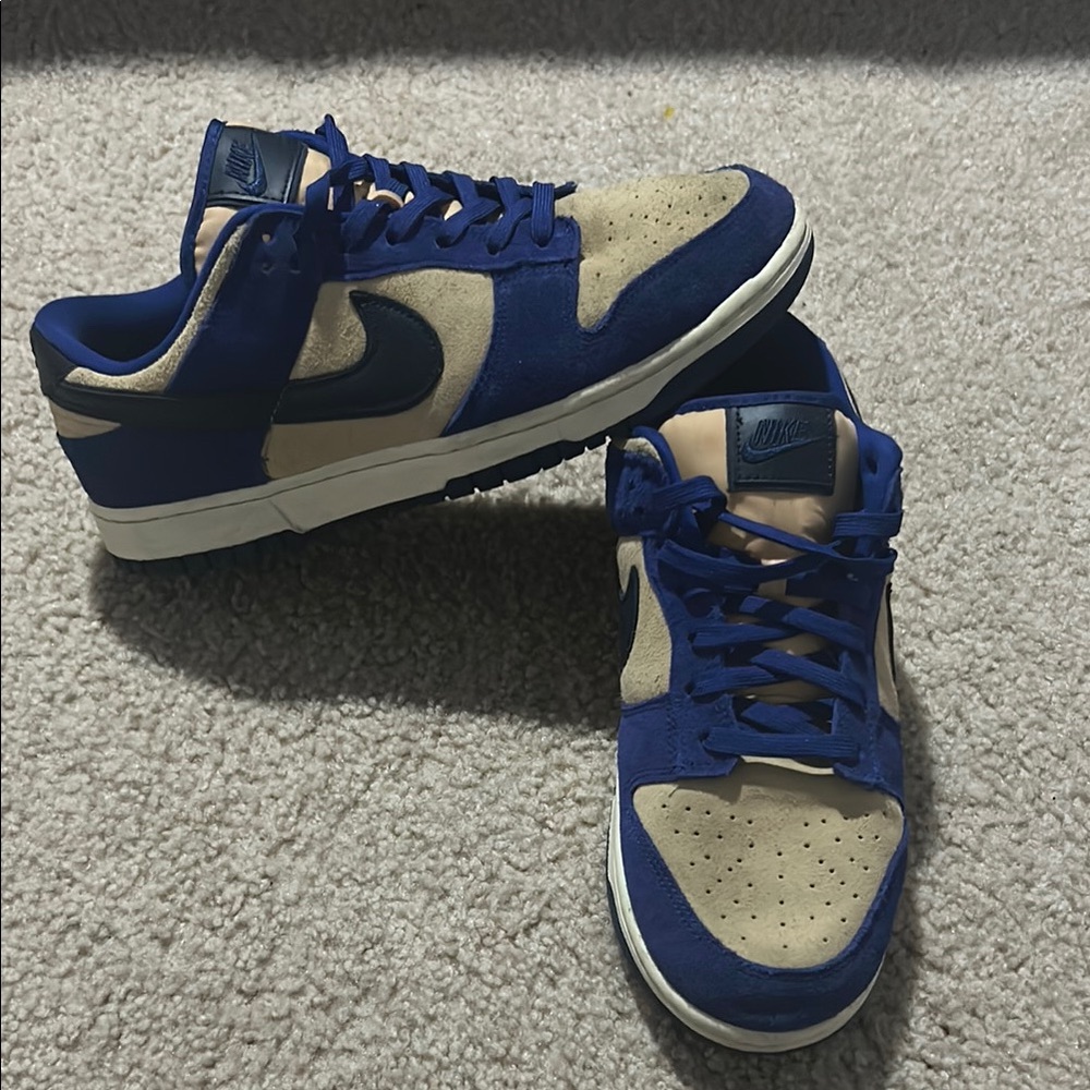 Nike Men's Blue and Tan Sneakers